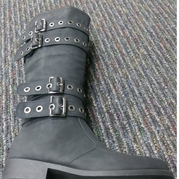 New Women's Knee High Black boots - Picture 3 of 5